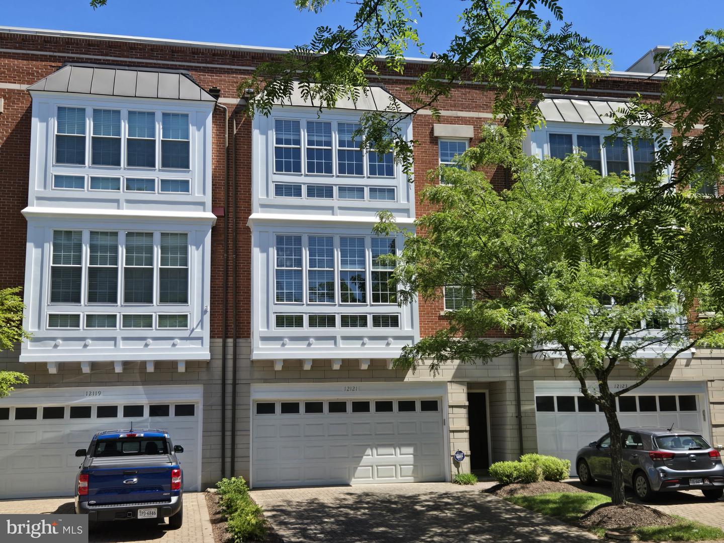 12121 KINSLEY PL, RESTON, Virginia 20190, 3 Bedrooms Bedrooms, 9 Rooms Rooms,3 BathroomsBathrooms,Residential,For sale,12121 KINSLEY PL,VAFX2241096 MLS # VAFX2241096