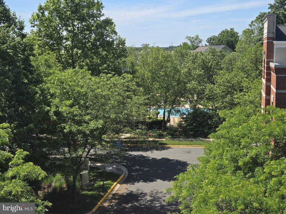 12121 KINSLEY PL, RESTON, Virginia 20190, 3 Bedrooms Bedrooms, 9 Rooms Rooms,3 BathroomsBathrooms,Residential,For sale,12121 KINSLEY PL,VAFX2241096 MLS # VAFX2241096