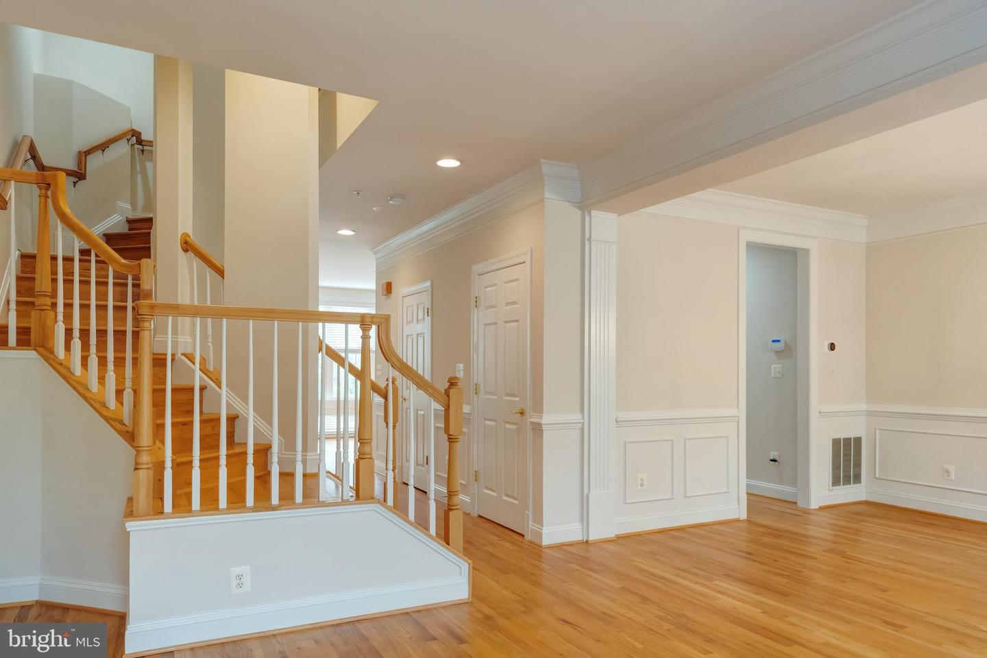 12121 KINSLEY PL, RESTON, Virginia 20190, 3 Bedrooms Bedrooms, 9 Rooms Rooms,3 BathroomsBathrooms,Residential,For sale,12121 KINSLEY PL,VAFX2241096 MLS # VAFX2241096