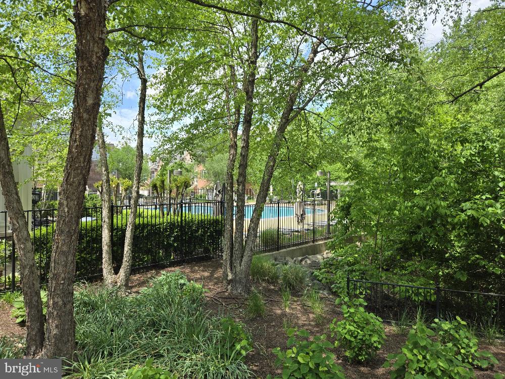 12121 KINSLEY PL, RESTON, Virginia 20190, 3 Bedrooms Bedrooms, 9 Rooms Rooms,3 BathroomsBathrooms,Residential,For sale,12121 KINSLEY PL,VAFX2241096 MLS # VAFX2241096