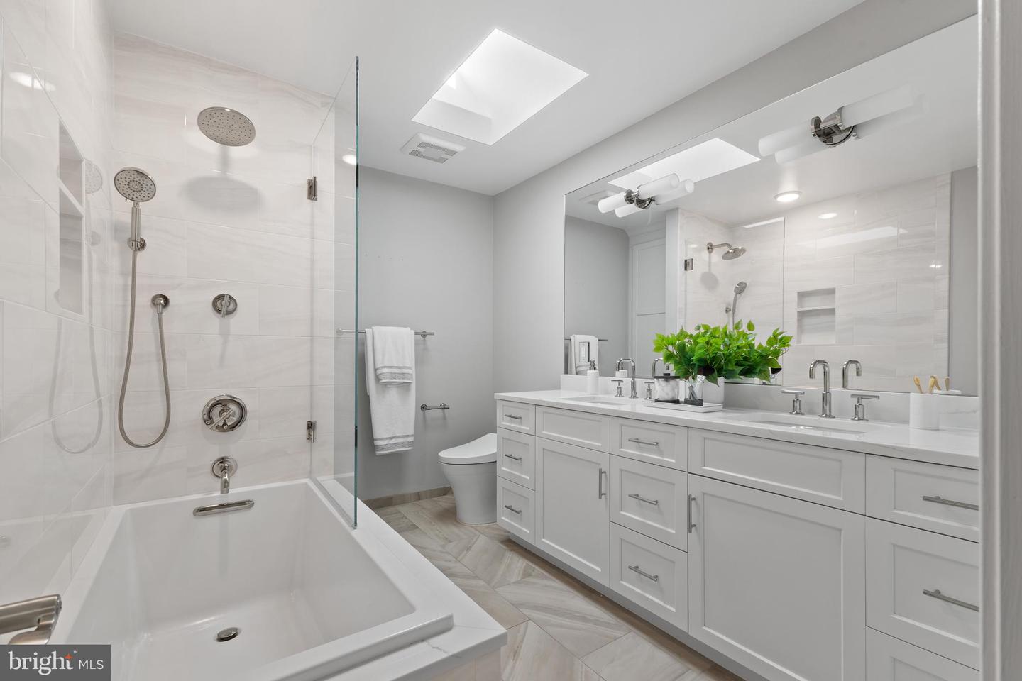 1401 PRINCESS ST, ALEXANDRIA, Virginia 22314, 3 Bedrooms Bedrooms, ,2 BathroomsBathrooms,Residential,For sale,1401 PRINCESS ST,VAAX2045392 MLS # VAAX2045392