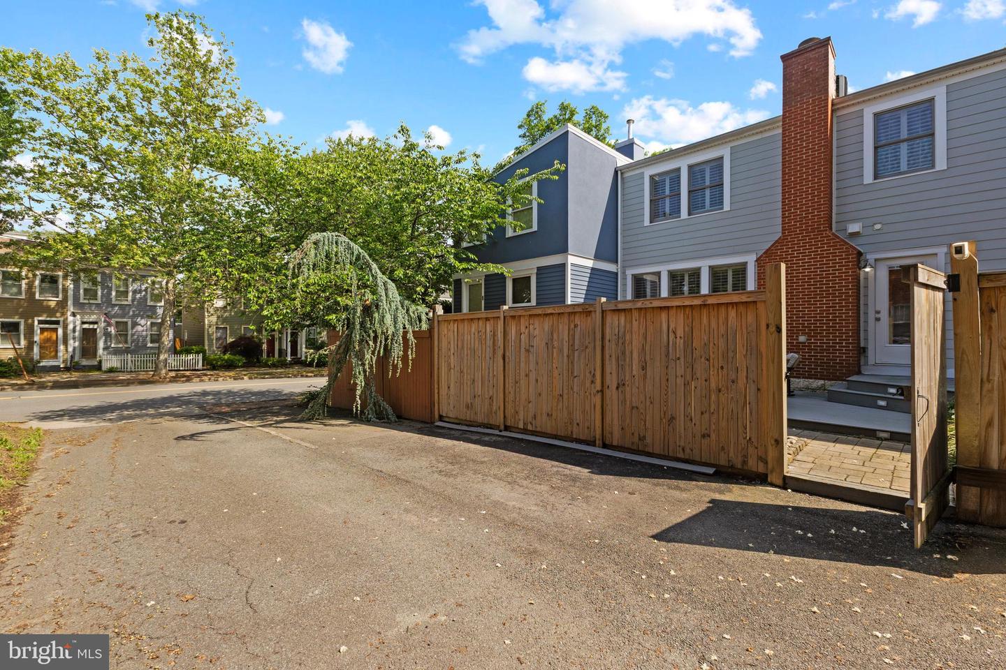 1401 PRINCESS ST, ALEXANDRIA, Virginia 22314, 3 Bedrooms Bedrooms, ,2 BathroomsBathrooms,Residential,For sale,1401 PRINCESS ST,VAAX2045392 MLS # VAAX2045392