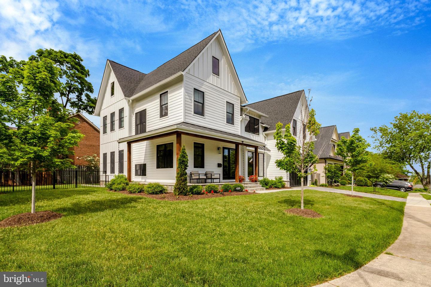 6325 36TH ST N, ARLINGTON, Virginia 22213, 6 Bedrooms Bedrooms, ,6 BathroomsBathrooms,Residential,For sale,6325 36TH ST N,VAAR2057528 MLS # VAAR2057528