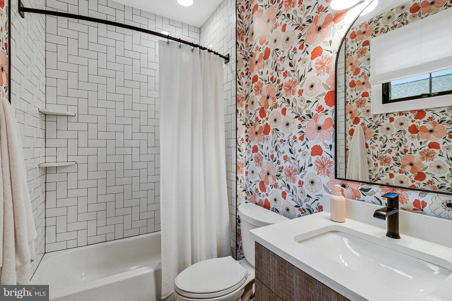 6325 36TH ST N, ARLINGTON, Virginia 22213, 6 Bedrooms Bedrooms, ,6 BathroomsBathrooms,Residential,For sale,6325 36TH ST N,VAAR2057528 MLS # VAAR2057528
