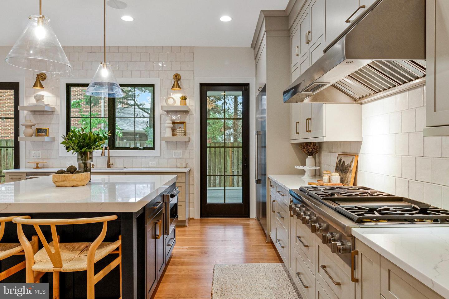 6325 36TH ST N, ARLINGTON, Virginia 22213, 6 Bedrooms Bedrooms, ,6 BathroomsBathrooms,Residential,For sale,6325 36TH ST N,VAAR2057528 MLS # VAAR2057528