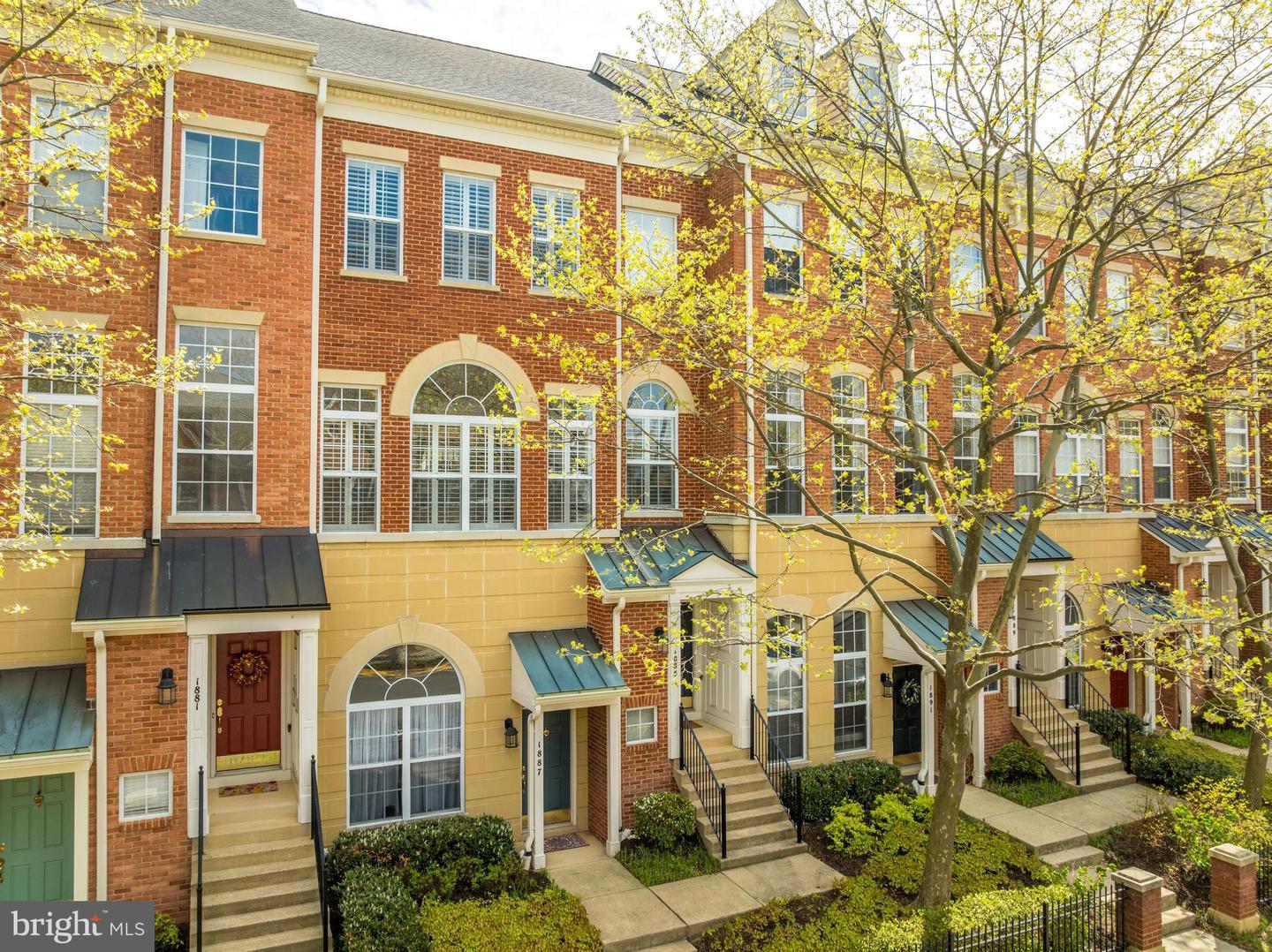 1885 CRESCENT PARK DR, RESTON, Virginia 20190, 3 Bedrooms Bedrooms, ,2 BathroomsBathrooms,Residential,For sale,1885 CRESCENT PARK DR,VAFX2241110 MLS # VAFX2241110
