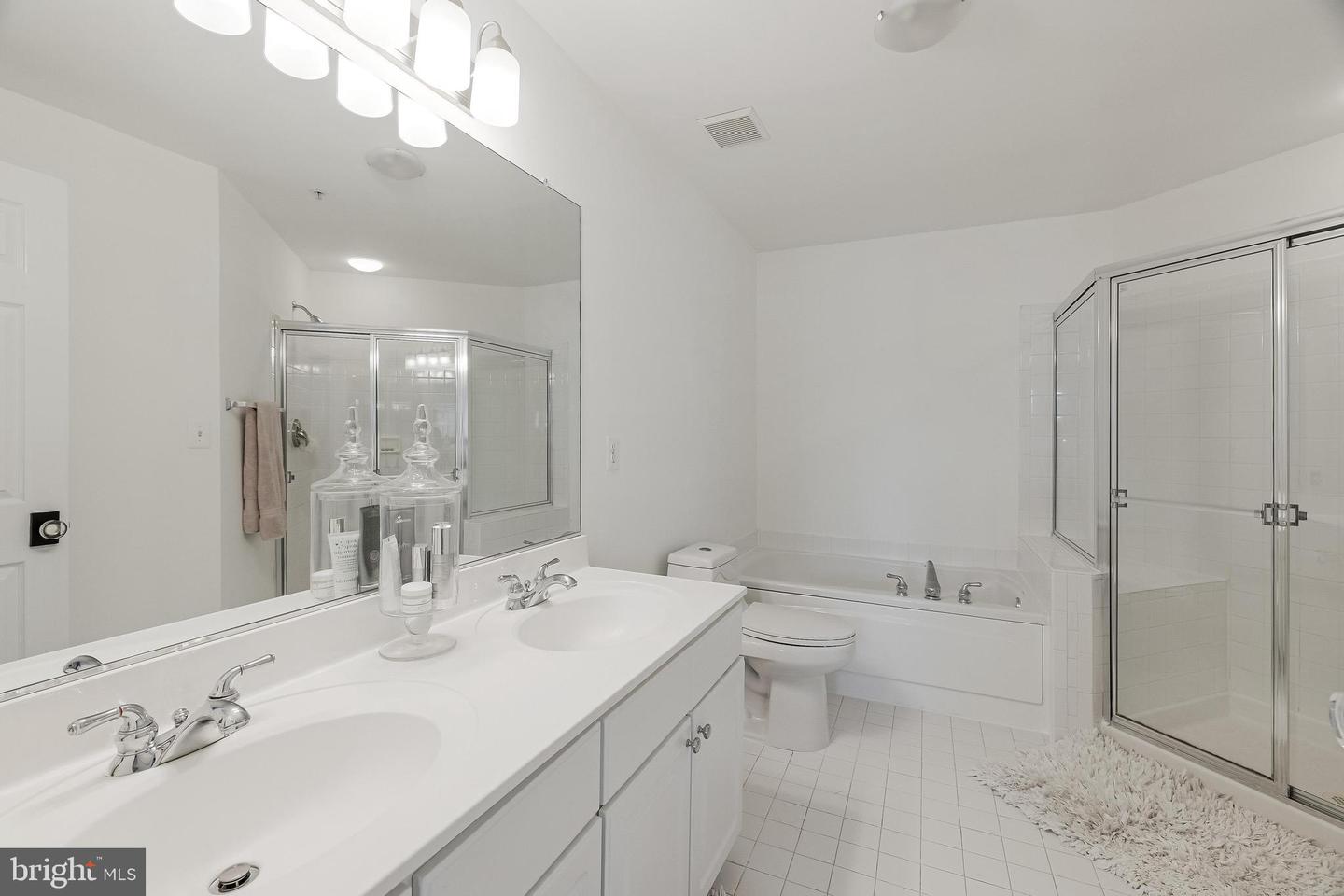 1885 CRESCENT PARK DR, RESTON, Virginia 20190, 3 Bedrooms Bedrooms, ,2 BathroomsBathrooms,Residential,For sale,1885 CRESCENT PARK DR,VAFX2241110 MLS # VAFX2241110