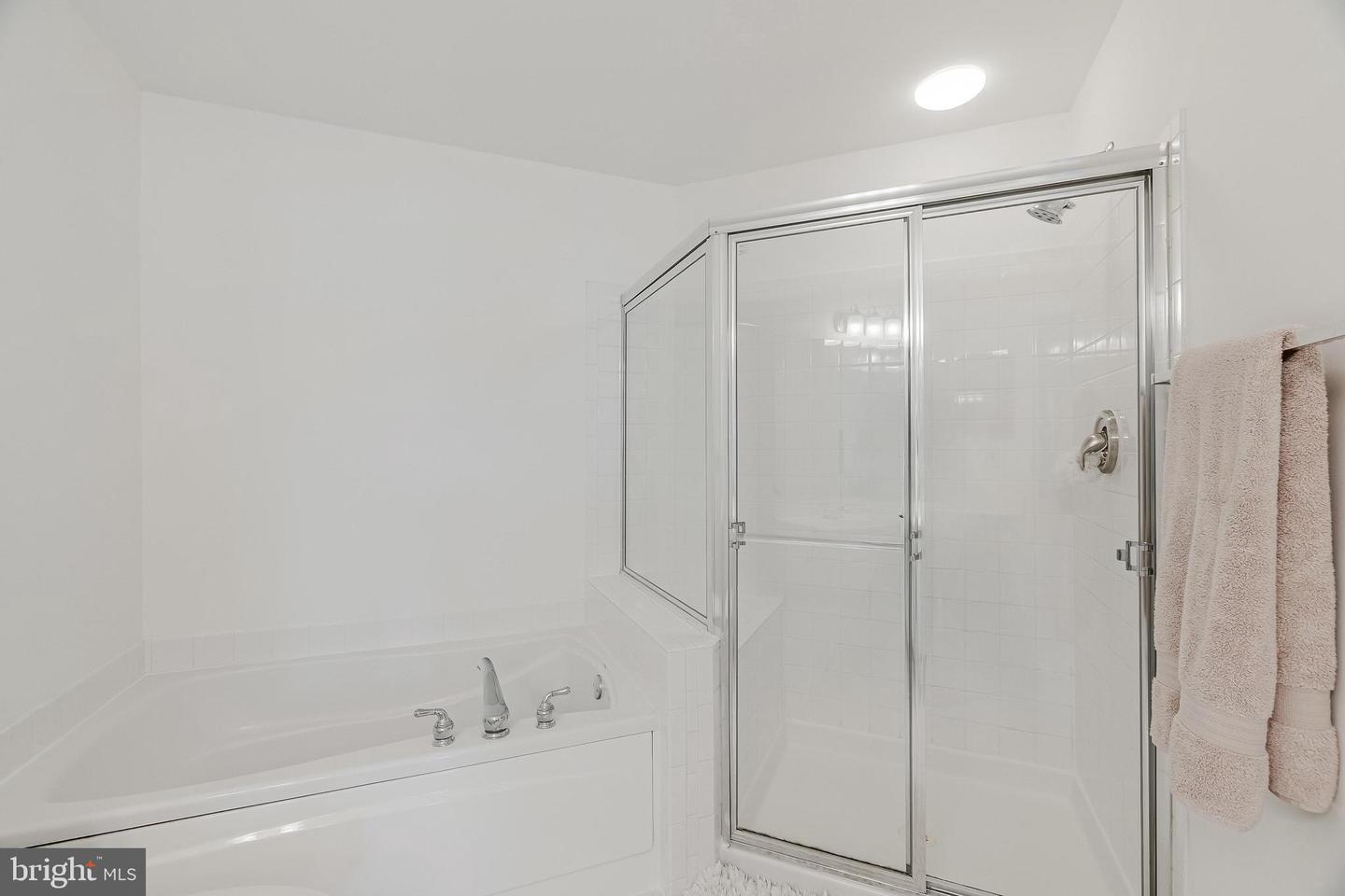 1885 CRESCENT PARK DR, RESTON, Virginia 20190, 3 Bedrooms Bedrooms, ,2 BathroomsBathrooms,Residential,For sale,1885 CRESCENT PARK DR,VAFX2241110 MLS # VAFX2241110