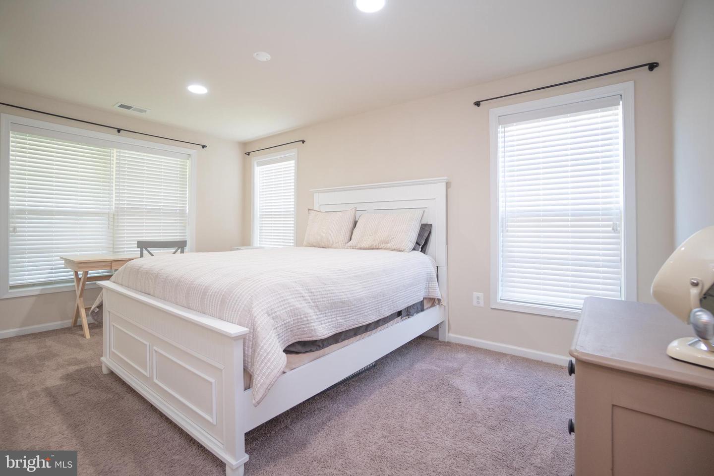 15925 DARLING PL, HAYMARKET, Virginia 20169, 4 Bedrooms Bedrooms, ,2 BathroomsBathrooms,Residential,For sale,15925 DARLING PL,VAPW2094798 MLS # VAPW2094798