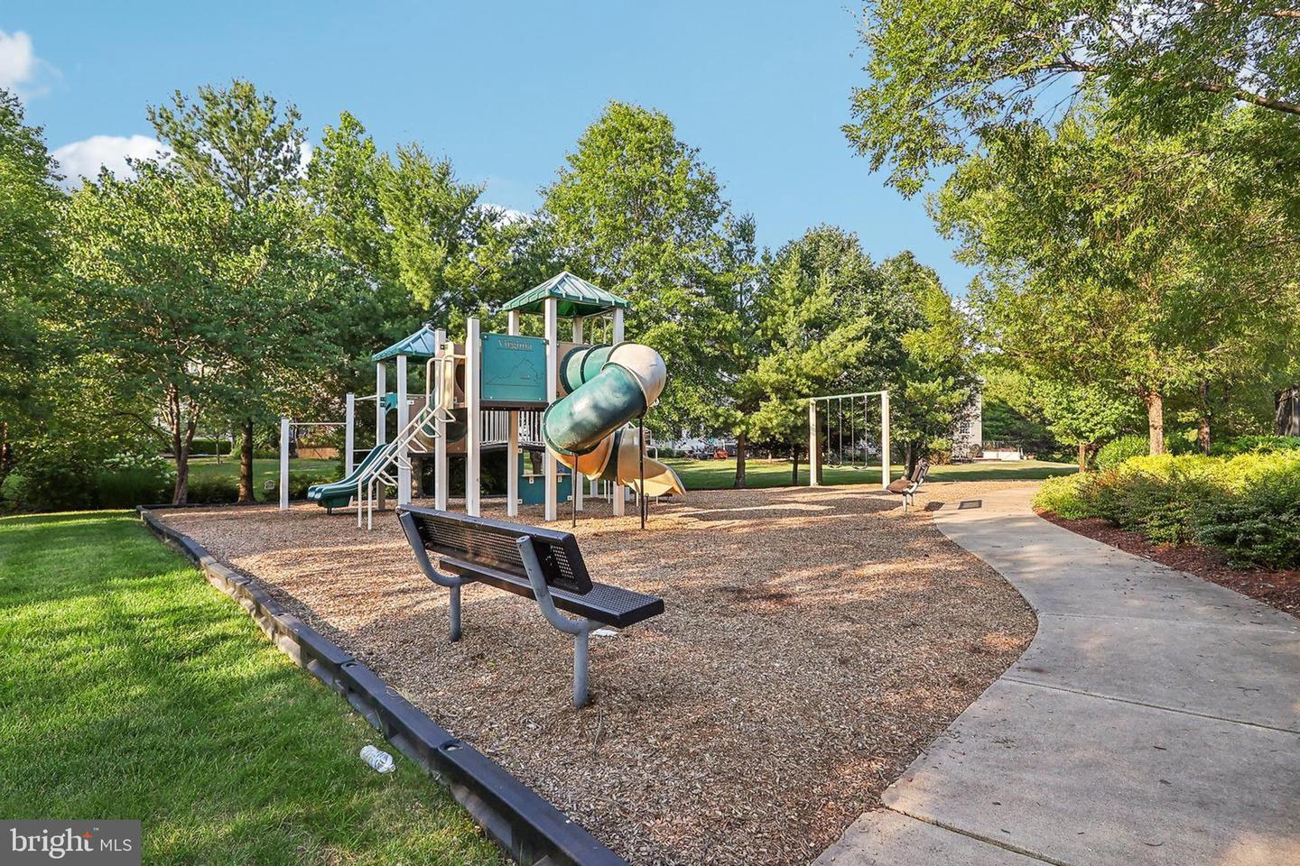 15925 DARLING PL, HAYMARKET, Virginia 20169, 4 Bedrooms Bedrooms, ,2 BathroomsBathrooms,Residential,For sale,15925 DARLING PL,VAPW2094798 MLS # VAPW2094798