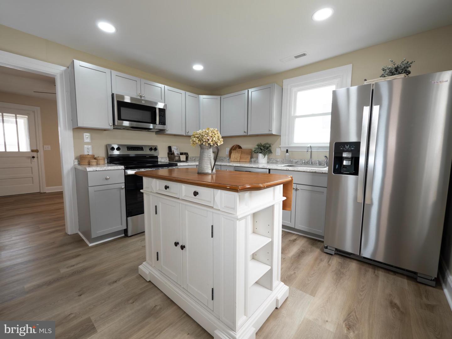 537 HILLMAN DR, WINCHESTER, Virginia 22601, 1 Bedroom Bedrooms, ,1 BathroomBathrooms,Residential,For sale,537 HILLMAN DR,VAWI2007706 MLS # VAWI2007706
