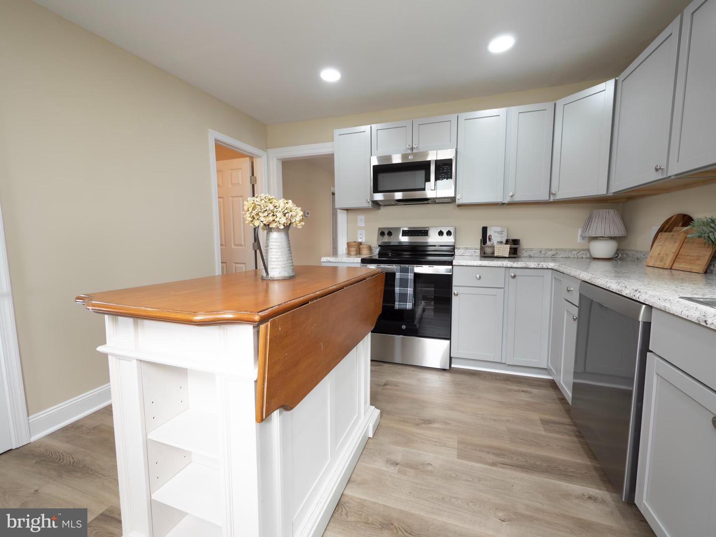 537 HILLMAN DR, WINCHESTER, Virginia 22601, 1 Bedroom Bedrooms, ,1 BathroomBathrooms,Residential,For sale,537 HILLMAN DR,VAWI2007706 MLS # VAWI2007706