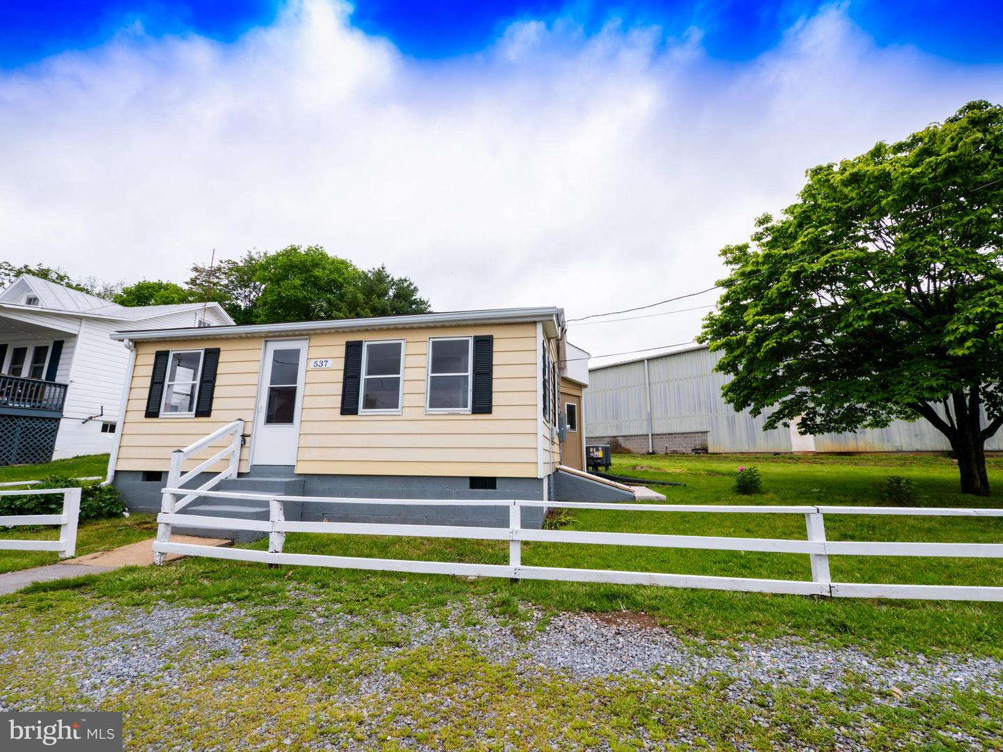 537 HILLMAN DR, WINCHESTER, Virginia 22601, 1 Bedroom Bedrooms, ,1 BathroomBathrooms,Residential,For sale,537 HILLMAN DR,VAWI2007706 MLS # VAWI2007706