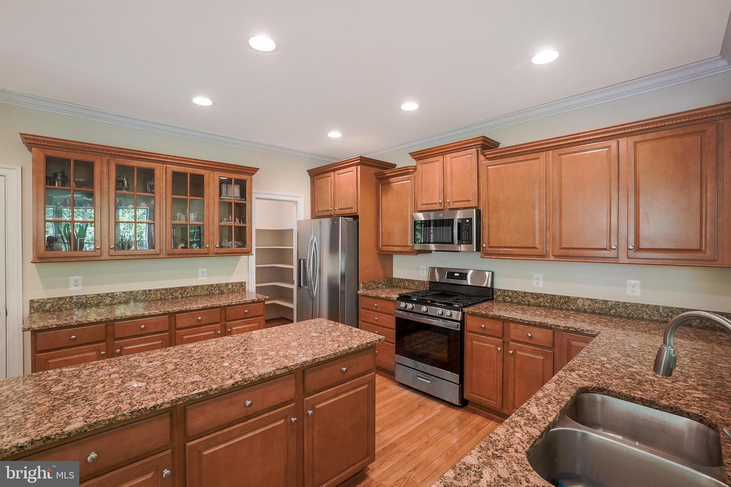 6924 NOYES AVE, HAYMARKET, Virginia 20169, 5 Bedrooms Bedrooms, ,3 BathroomsBathrooms,Residential,For sale,6924 NOYES AVE,VAPW2094810 MLS # VAPW2094810
