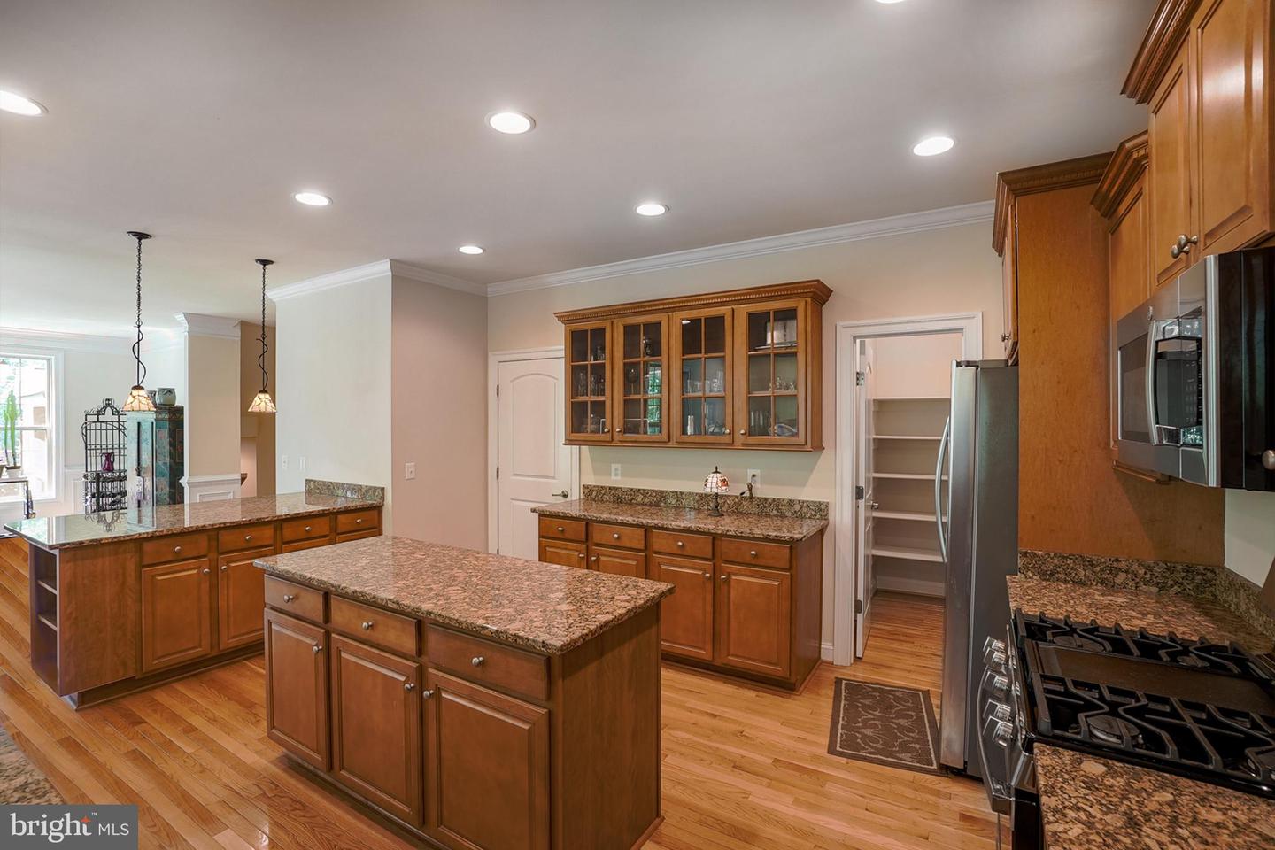 6924 NOYES AVE, HAYMARKET, Virginia 20169, 5 Bedrooms Bedrooms, ,3 BathroomsBathrooms,Residential,For sale,6924 NOYES AVE,VAPW2094810 MLS # VAPW2094810