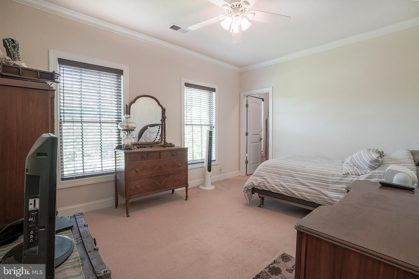 6924 NOYES AVE, HAYMARKET, Virginia 20169, 5 Bedrooms Bedrooms, ,3 BathroomsBathrooms,Residential,For sale,6924 NOYES AVE,VAPW2094810 MLS # VAPW2094810