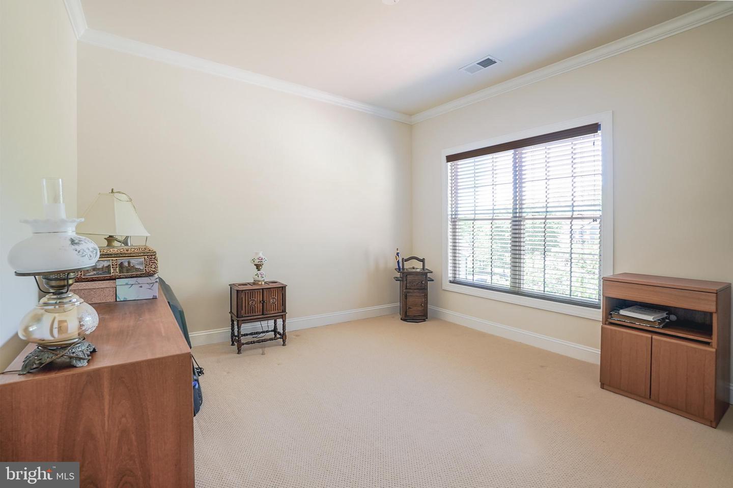 6924 NOYES AVE, HAYMARKET, Virginia 20169, 5 Bedrooms Bedrooms, ,3 BathroomsBathrooms,Residential,For sale,6924 NOYES AVE,VAPW2094810 MLS # VAPW2094810