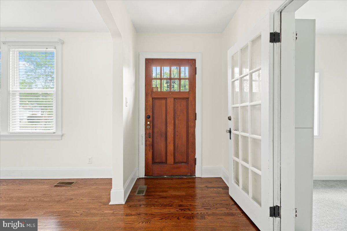 920 E BELT BLVD, RICHMOND, Virginia 23224, 3 Bedrooms Bedrooms, 7 Rooms Rooms,2 BathroomsBathrooms,Residential,For sale,920 E BELT BLVD,VARC2000672 MLS # VARC2000672