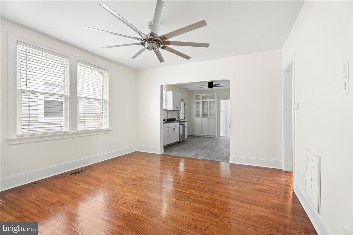 920 E BELT BLVD, RICHMOND, Virginia 23224, 3 Bedrooms Bedrooms, 7 Rooms Rooms,2 BathroomsBathrooms,Residential,For sale,920 E BELT BLVD,VARC2000672 MLS # VARC2000672