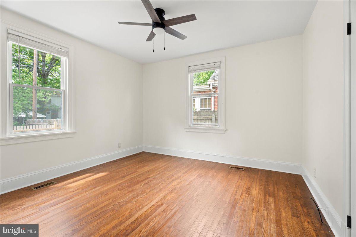 920 E BELT BLVD, RICHMOND, Virginia 23224, 3 Bedrooms Bedrooms, 7 Rooms Rooms,2 BathroomsBathrooms,Residential,For sale,920 E BELT BLVD,VARC2000672 MLS # VARC2000672