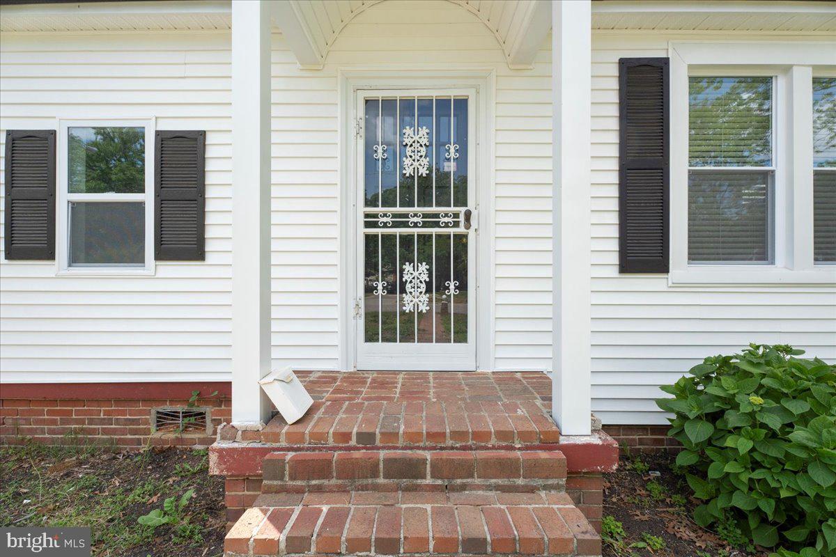 920 E BELT BLVD, RICHMOND, Virginia 23224, 3 Bedrooms Bedrooms, 7 Rooms Rooms,2 BathroomsBathrooms,Residential,For sale,920 E BELT BLVD,VARC2000672 MLS # VARC2000672