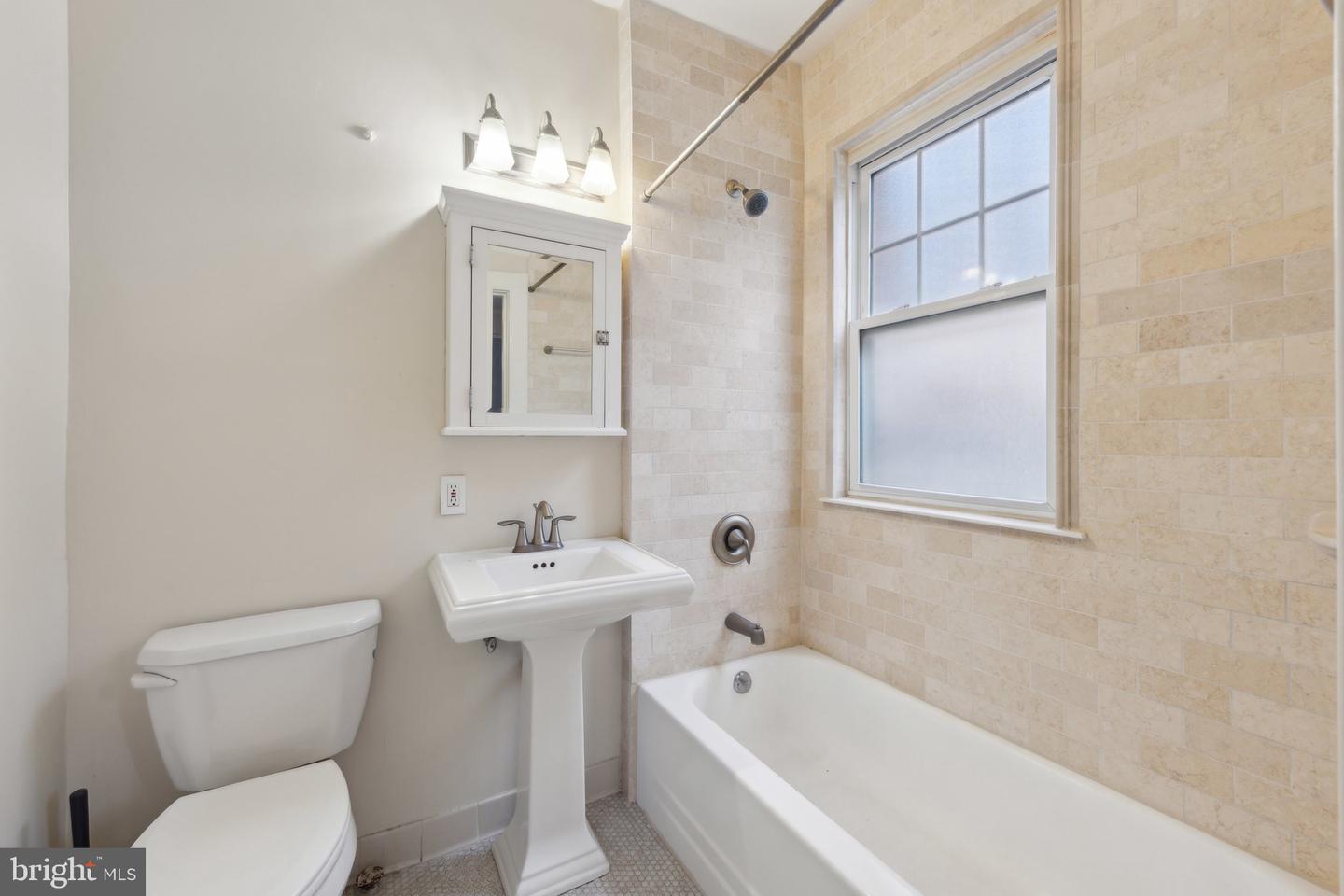 3409 29TH ST NW #11, WASHINGTON, District Of Columbia 20008, 1 Bedroom Bedrooms, ,1 BathroomBathrooms,Residential,For sale,3409 29TH ST NW #11,DCDC2200908 MLS # DCDC2200908
