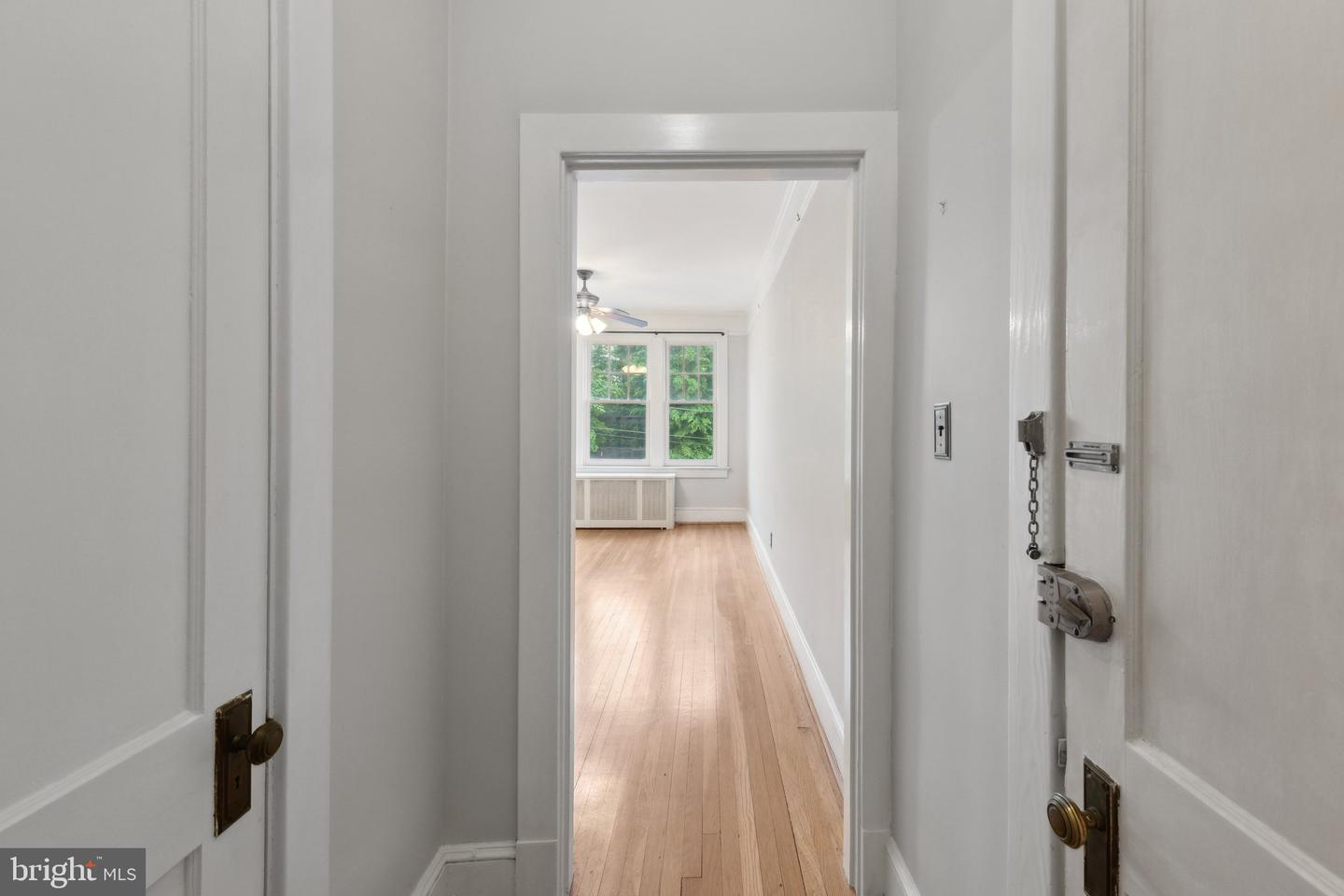 3409 29TH ST NW #11, WASHINGTON, District Of Columbia 20008, 1 Bedroom Bedrooms, ,1 BathroomBathrooms,Residential,For sale,3409 29TH ST NW #11,DCDC2200908 MLS # DCDC2200908