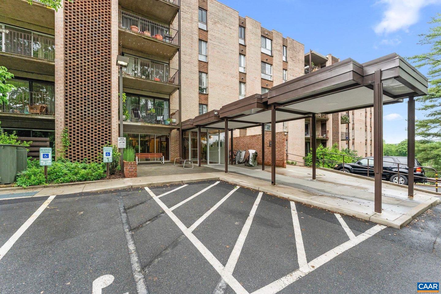 511 N 1ST ST #609, CHARLOTTESVILLE, Virginia 22902, 1 Bedroom Bedrooms, ,1 BathroomBathrooms,Residential,For sale,511 N 1ST ST #609,664595 MLS # 664595