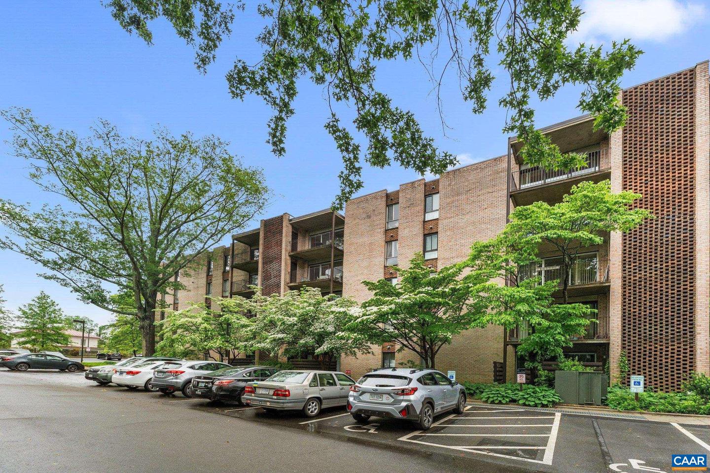 511 N 1ST ST #609, CHARLOTTESVILLE, Virginia 22902, 1 Bedroom Bedrooms, ,1 BathroomBathrooms,Residential,For sale,511 N 1ST ST #609,664595 MLS # 664595