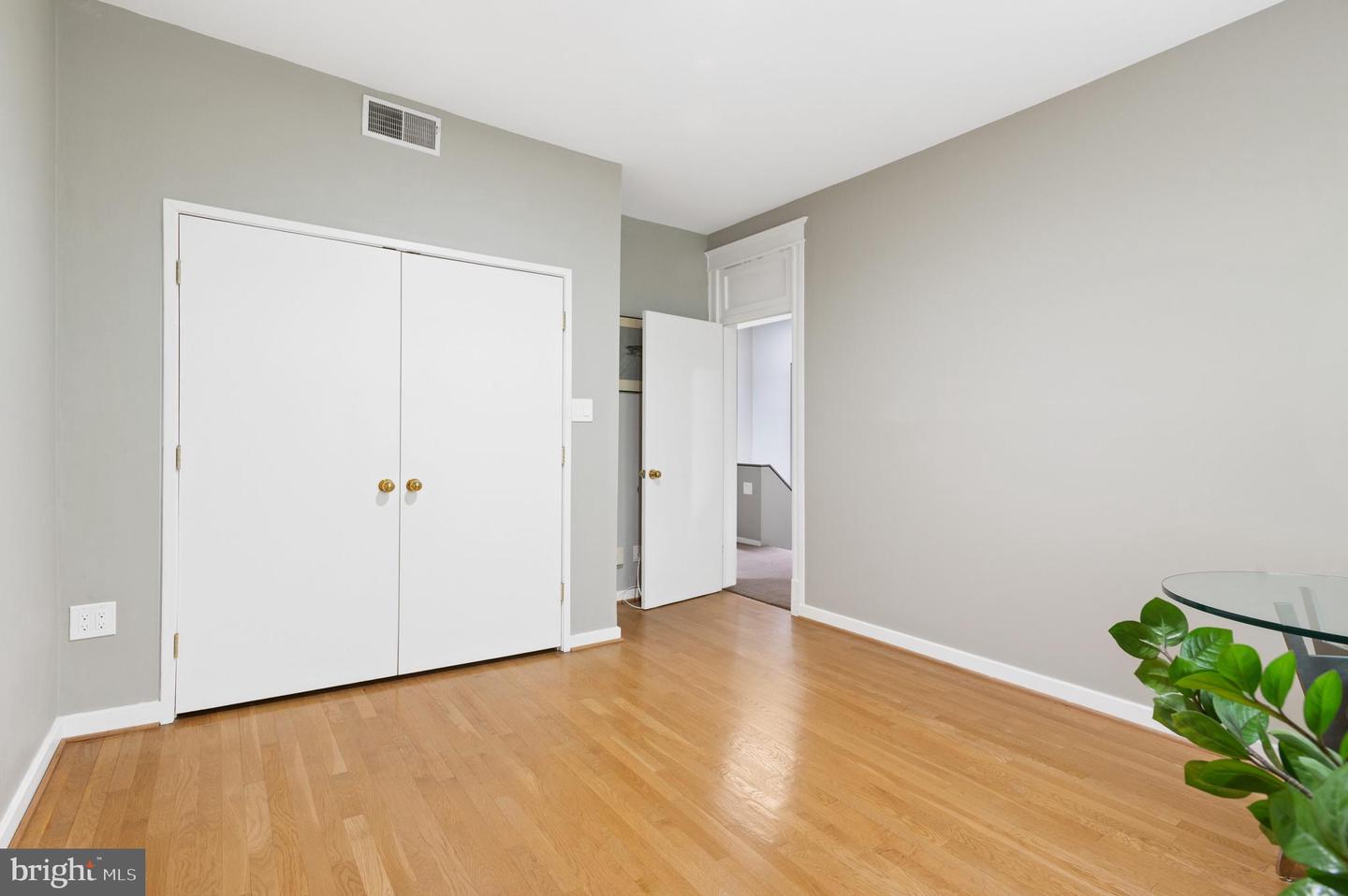 2317 20TH ST NW, WASHINGTON, District Of Columbia 20009, 3 Bedrooms Bedrooms, ,3 BathroomsBathrooms,Residential,For sale,2317 20TH ST NW,DCDC2200876 MLS # DCDC2200876