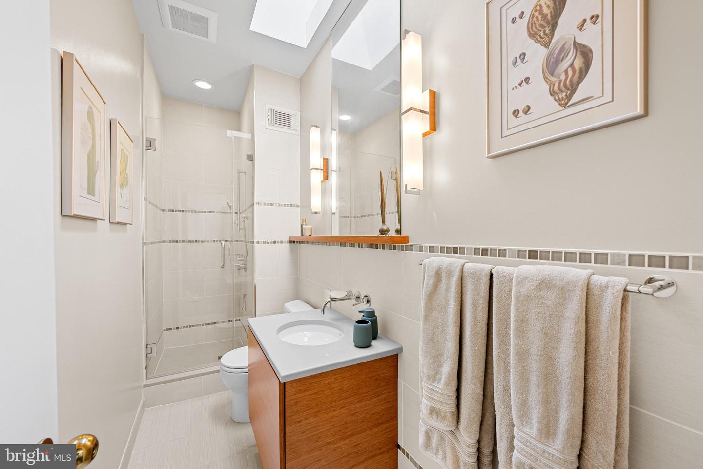 2317 20TH ST NW, WASHINGTON, District Of Columbia 20009, 3 Bedrooms Bedrooms, ,3 BathroomsBathrooms,Residential,For sale,2317 20TH ST NW,DCDC2200876 MLS # DCDC2200876