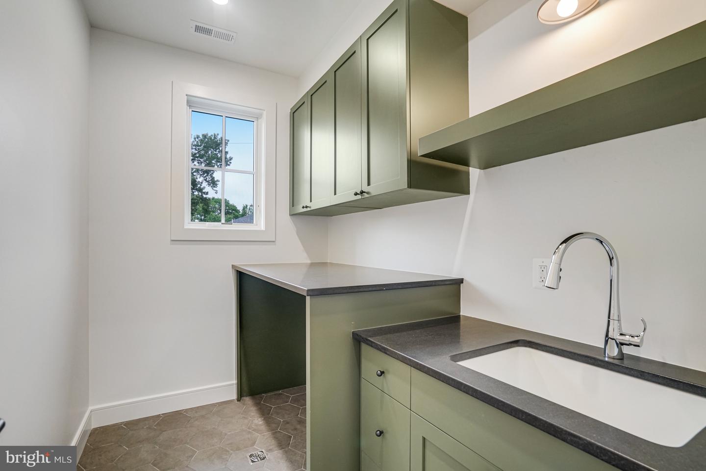 1416 N HANCOCK ST, ARLINGTON, Virginia 22201, 7 Bedrooms Bedrooms, ,7 BathroomsBathrooms,Residential,For sale,1416 N HANCOCK ST,VAAR2057560 MLS # VAAR2057560