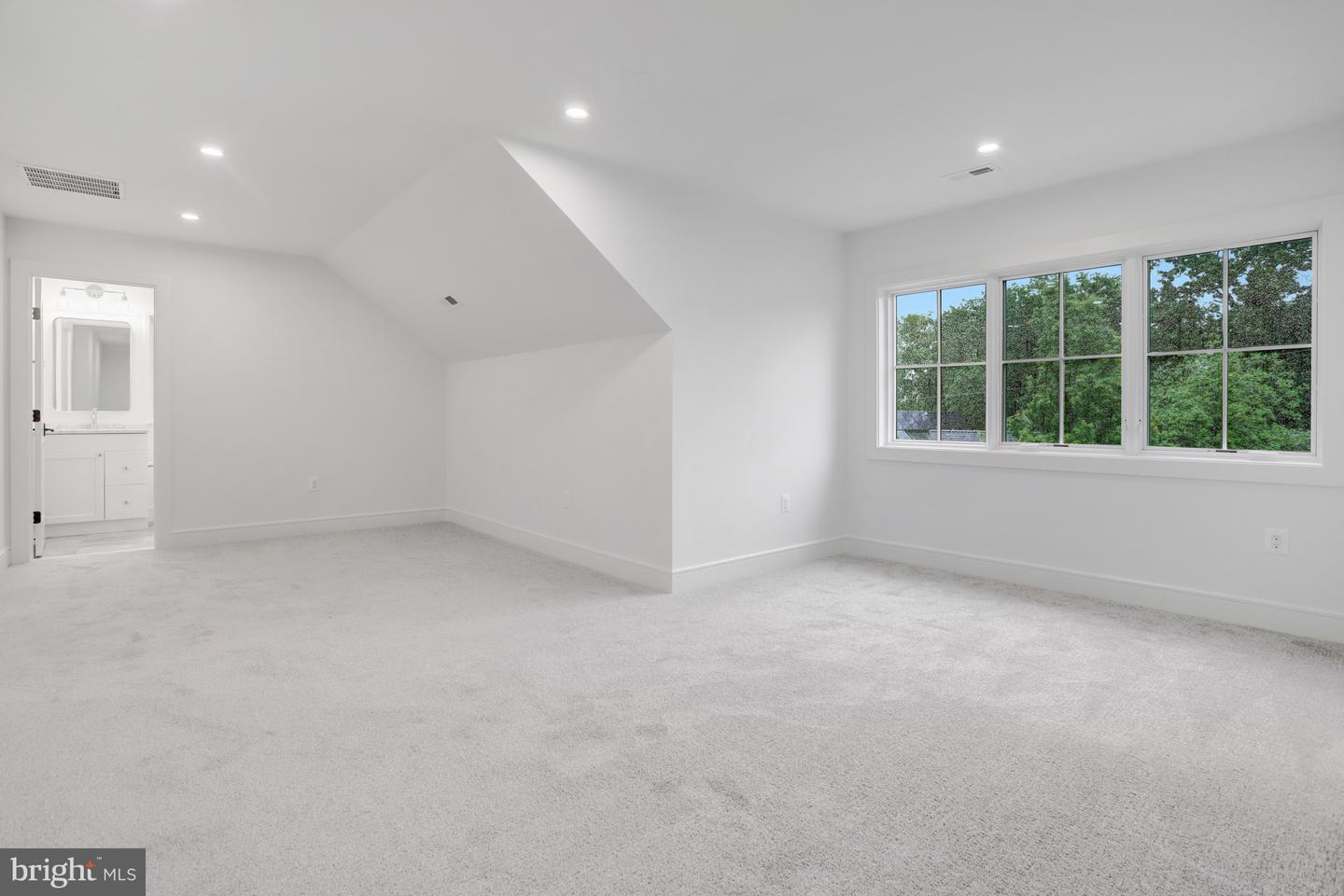 1416 N HANCOCK ST, ARLINGTON, Virginia 22201, 7 Bedrooms Bedrooms, ,7 BathroomsBathrooms,Residential,For sale,1416 N HANCOCK ST,VAAR2057560 MLS # VAAR2057560