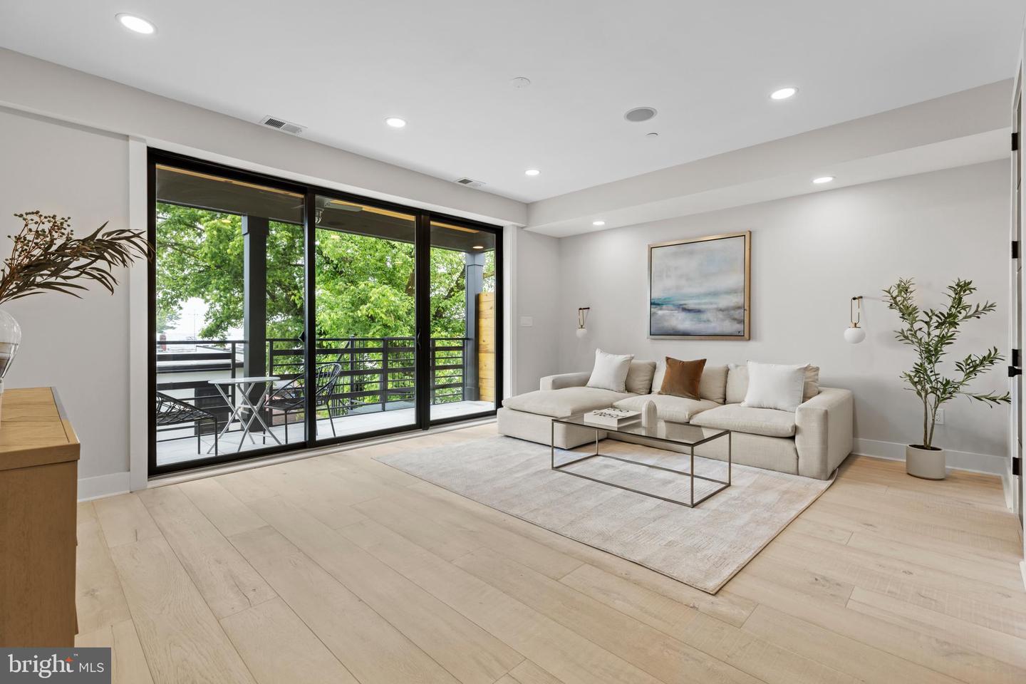 310 VARNUM ST NW #3PH, WASHINGTON, District Of Columbia 20011, 4 Bedrooms Bedrooms, ,4 BathroomsBathrooms,Residential,For sale,310 VARNUM ST NW #3PH,DCDC2200928 MLS # DCDC2200928
