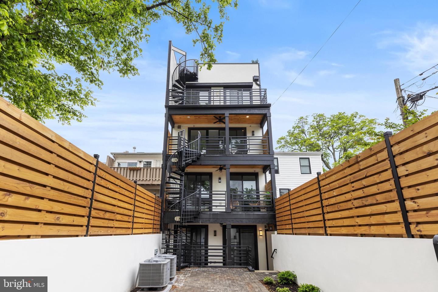 310 VARNUM ST NW #3PH, WASHINGTON, District Of Columbia 20011, 4 Bedrooms Bedrooms, ,4 BathroomsBathrooms,Residential,For sale,310 VARNUM ST NW #3PH,DCDC2200928 MLS # DCDC2200928