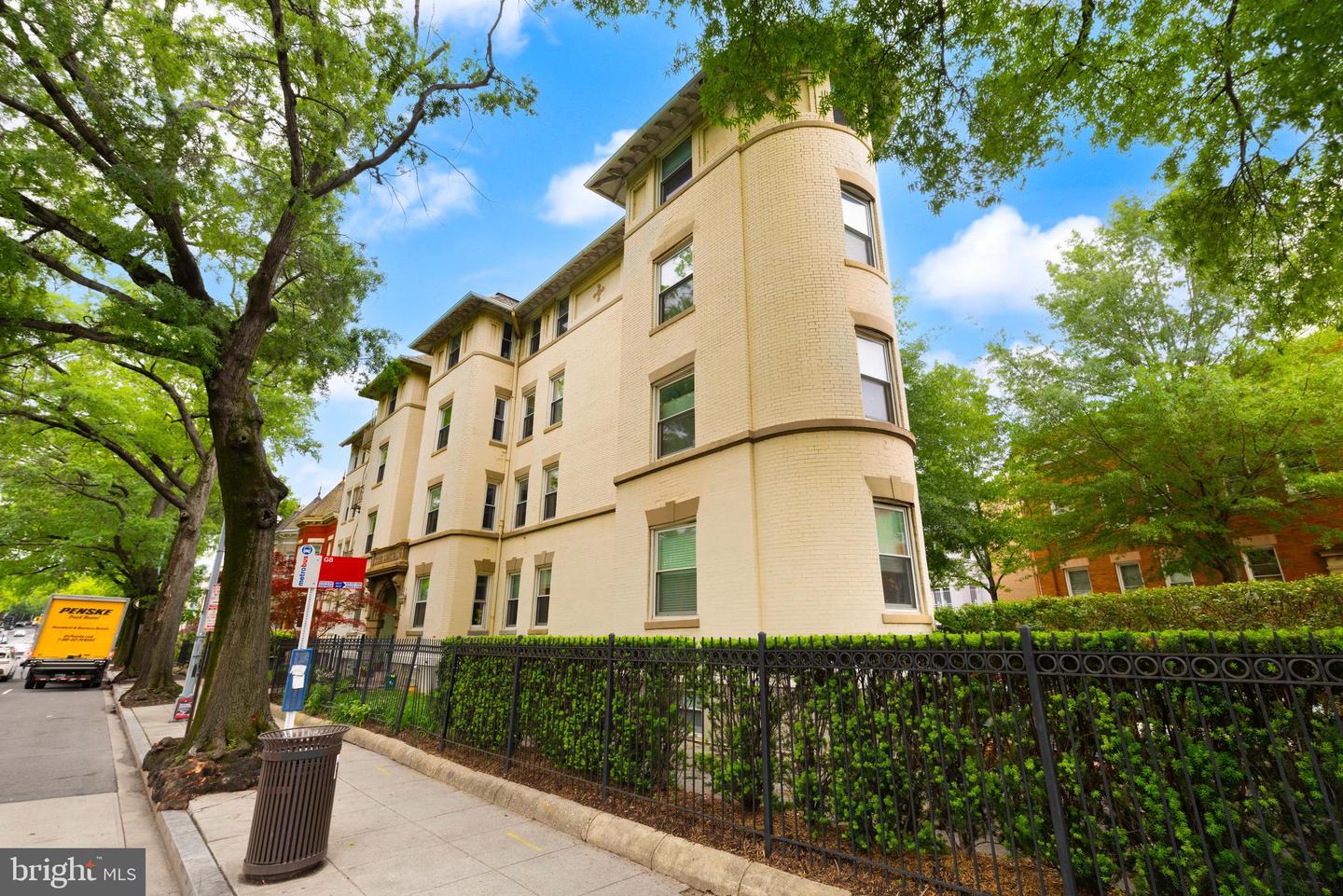 150 RHODE ISLAND AVE NW #103, WASHINGTON, District Of Columbia 20001, 3 Bedrooms Bedrooms, ,2 BathroomsBathrooms,Residential,For sale,150 RHODE ISLAND AVE NW #103,DCDC2200870 MLS # DCDC2200870