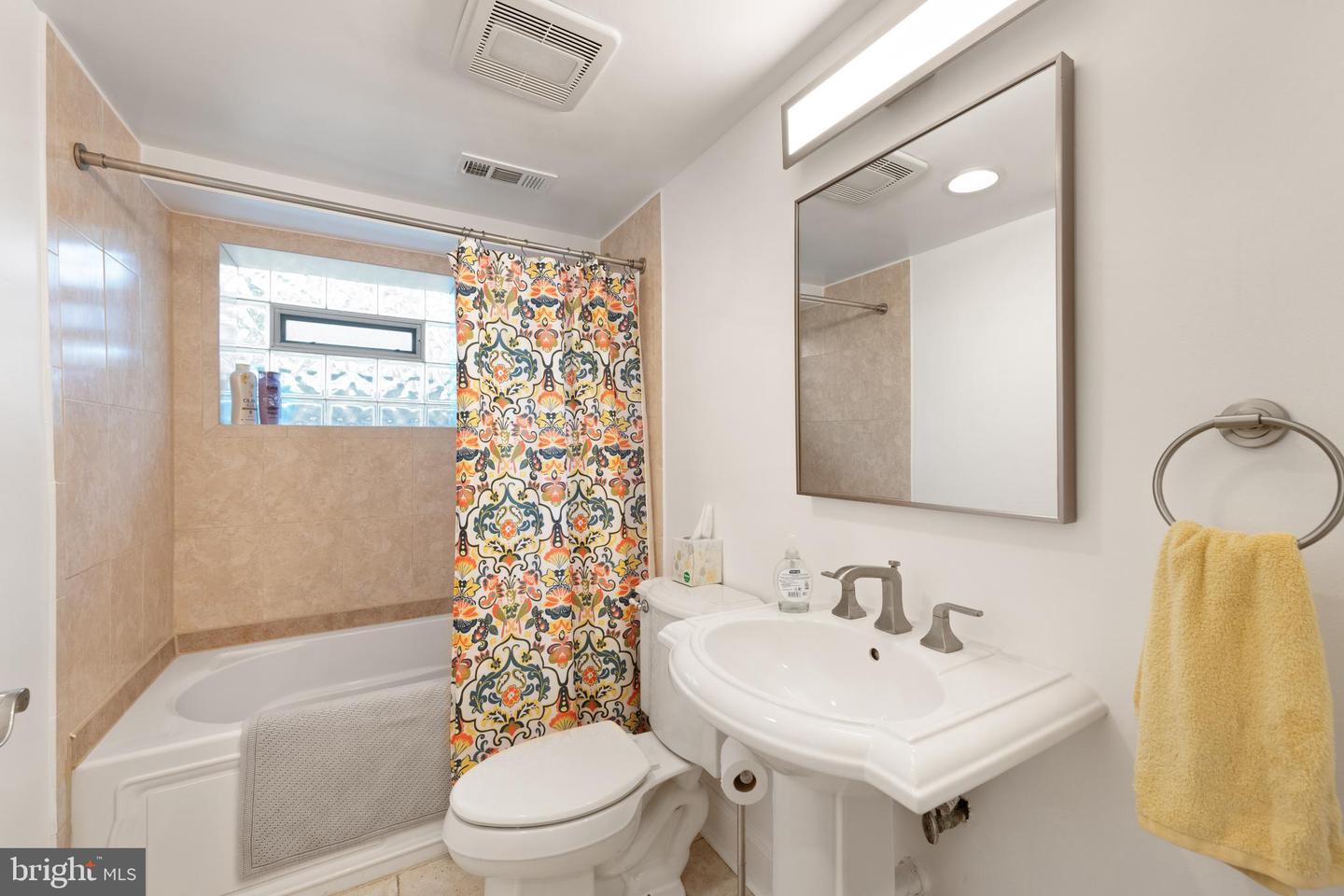 150 RHODE ISLAND AVE NW #103, WASHINGTON, District Of Columbia 20001, 3 Bedrooms Bedrooms, ,2 BathroomsBathrooms,Residential,For sale,150 RHODE ISLAND AVE NW #103,DCDC2200870 MLS # DCDC2200870