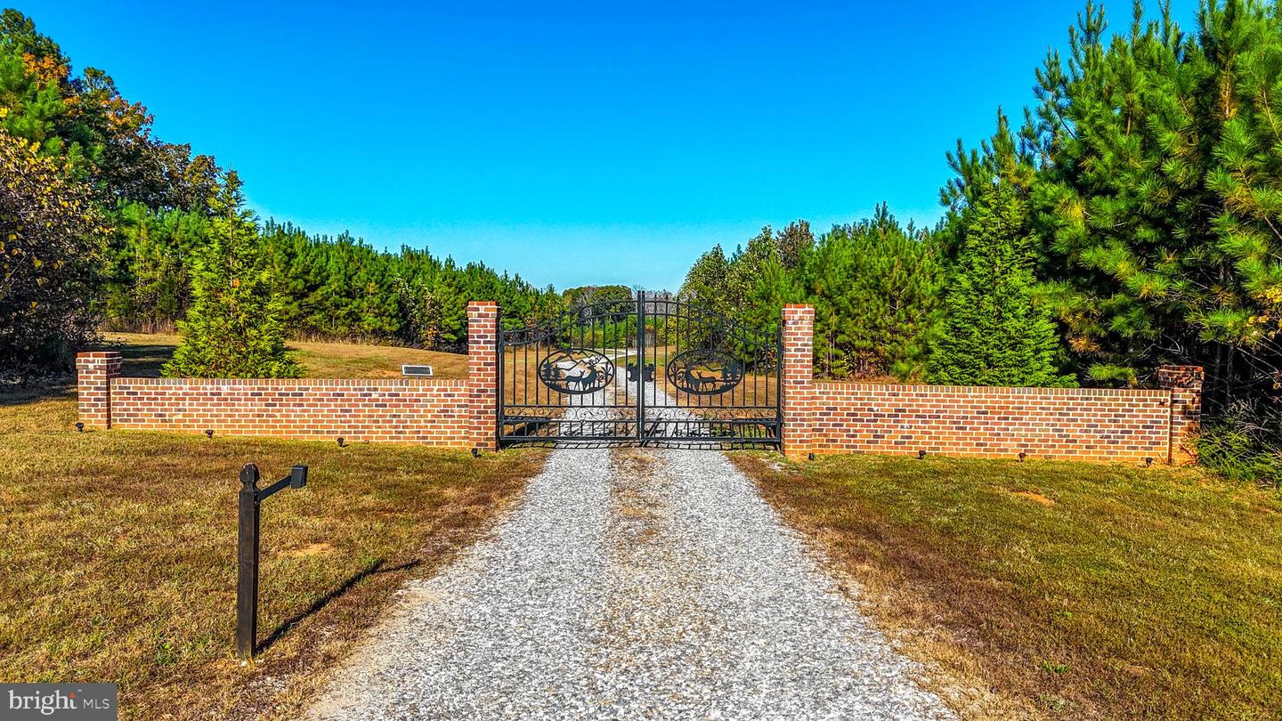 2052 TWENTY TWO RD, PAMPLIN, Virginia 23958, 3 Bedrooms Bedrooms, 8 Rooms Rooms,3 BathroomsBathrooms,Residential,For sale,2052 TWENTY TWO RD,VAPE2000080 MLS # VAPE2000080
