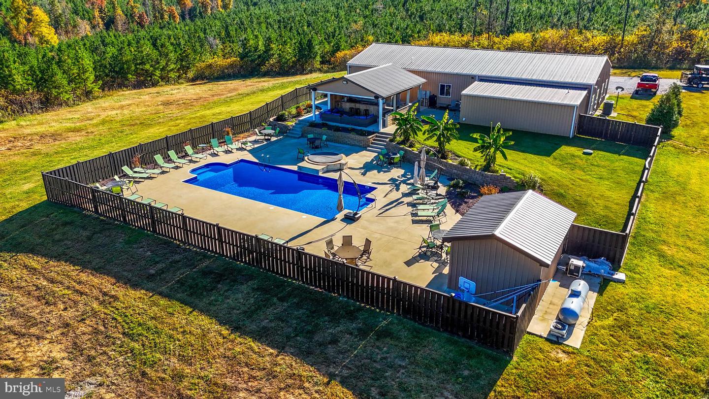 2052 TWENTY TWO RD, PAMPLIN, Virginia 23958, 3 Bedrooms Bedrooms, 8 Rooms Rooms,3 BathroomsBathrooms,Residential,For sale,2052 TWENTY TWO RD,VAPE2000080 MLS # VAPE2000080