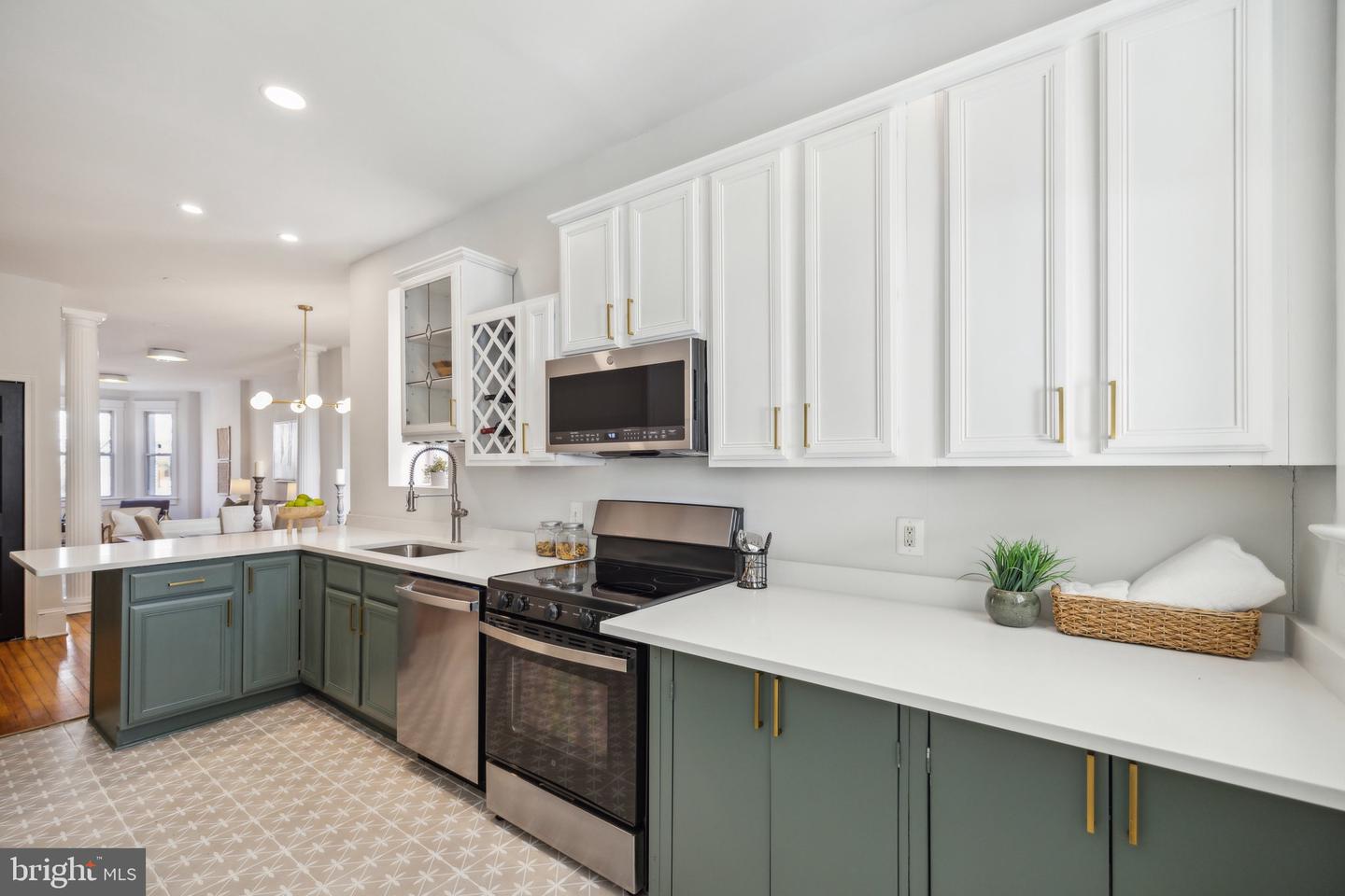 34 T ST NW, WASHINGTON, District Of Columbia 20001, 5 Bedrooms Bedrooms, ,3 BathroomsBathrooms,Residential,For sale,34 T ST NW,DCDC2200982 MLS # DCDC2200982