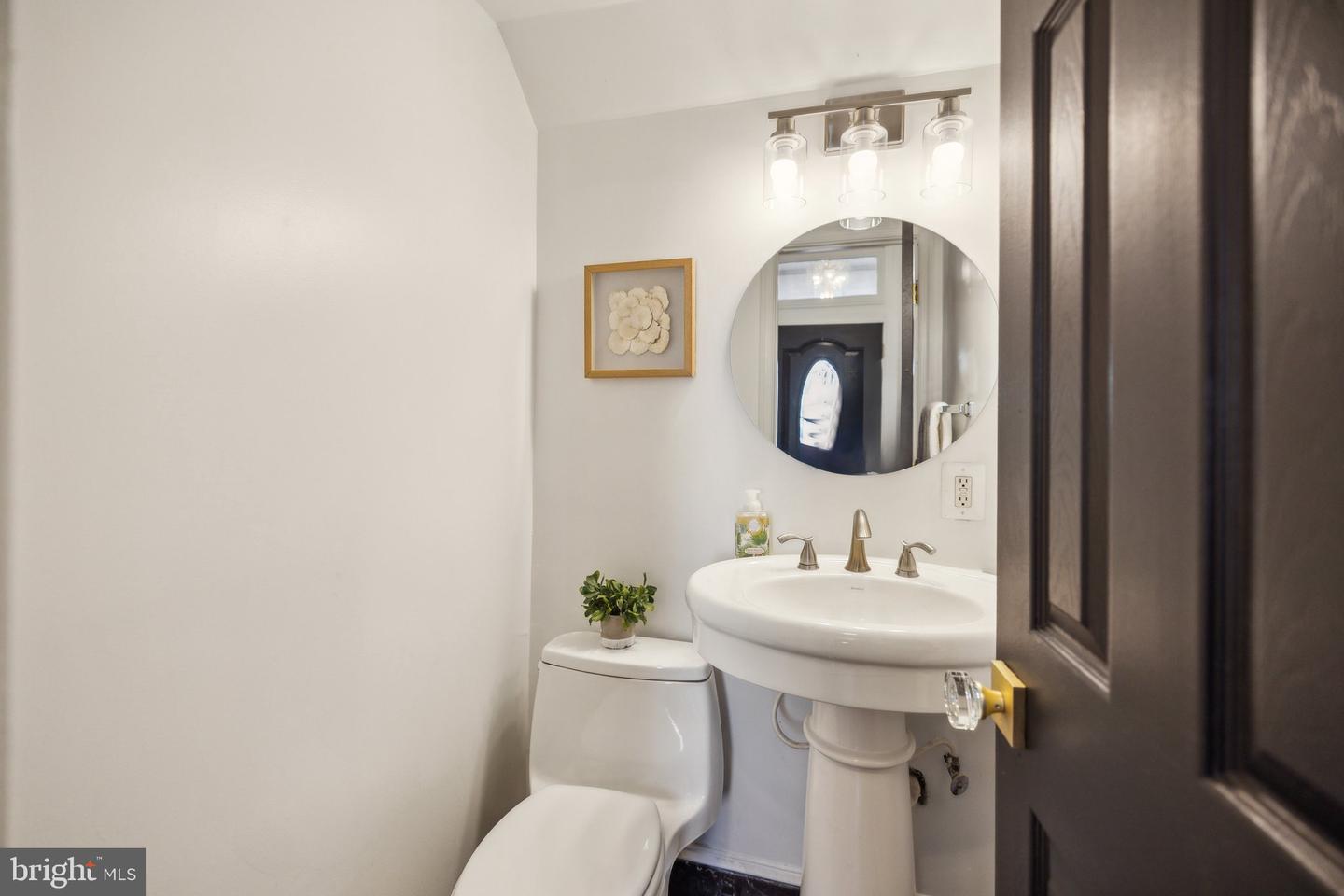 34 T ST NW, WASHINGTON, District Of Columbia 20001, 5 Bedrooms Bedrooms, ,3 BathroomsBathrooms,Residential,For sale,34 T ST NW,DCDC2200982 MLS # DCDC2200982
