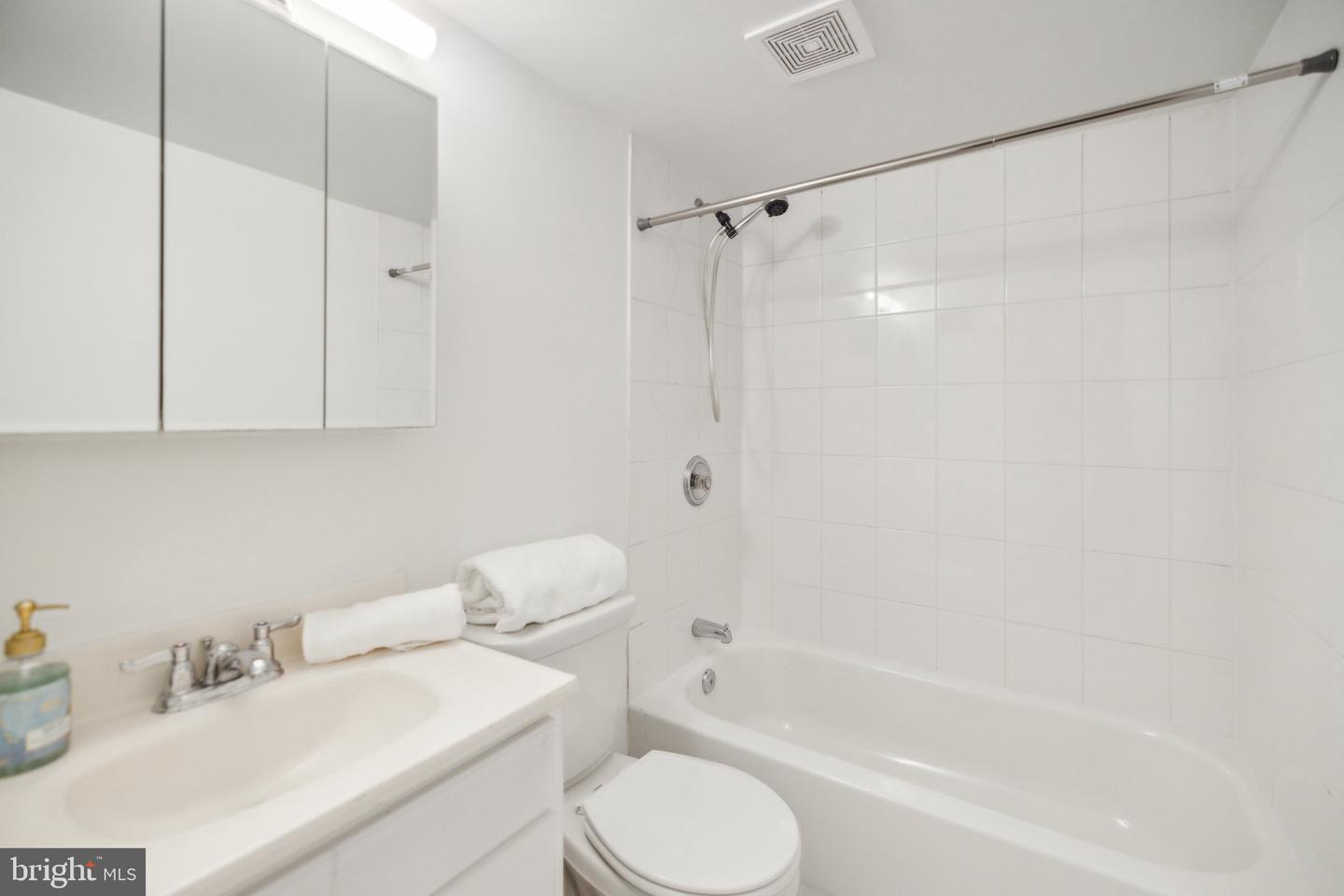 34 T ST NW, WASHINGTON, District Of Columbia 20001, 5 Bedrooms Bedrooms, ,3 BathroomsBathrooms,Residential,For sale,34 T ST NW,DCDC2200982 MLS # DCDC2200982