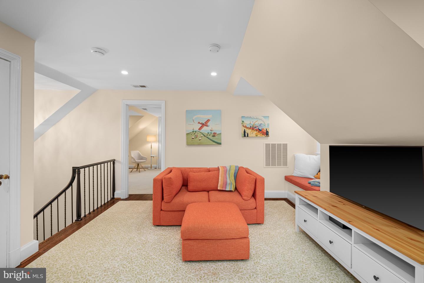 3013 CATHEDRAL AVE NW, WASHINGTON, District Of Columbia 20008, 4 Bedrooms Bedrooms, ,3 BathroomsBathrooms,Residential,For sale,3013 CATHEDRAL AVE NW,DCDC2200986 MLS # DCDC2200986