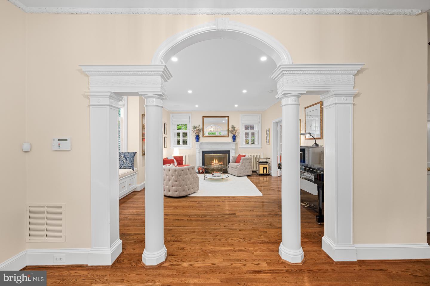 3013 CATHEDRAL AVE NW, WASHINGTON, District Of Columbia 20008, 4 Bedrooms Bedrooms, ,3 BathroomsBathrooms,Residential,For sale,3013 CATHEDRAL AVE NW,DCDC2200986 MLS # DCDC2200986