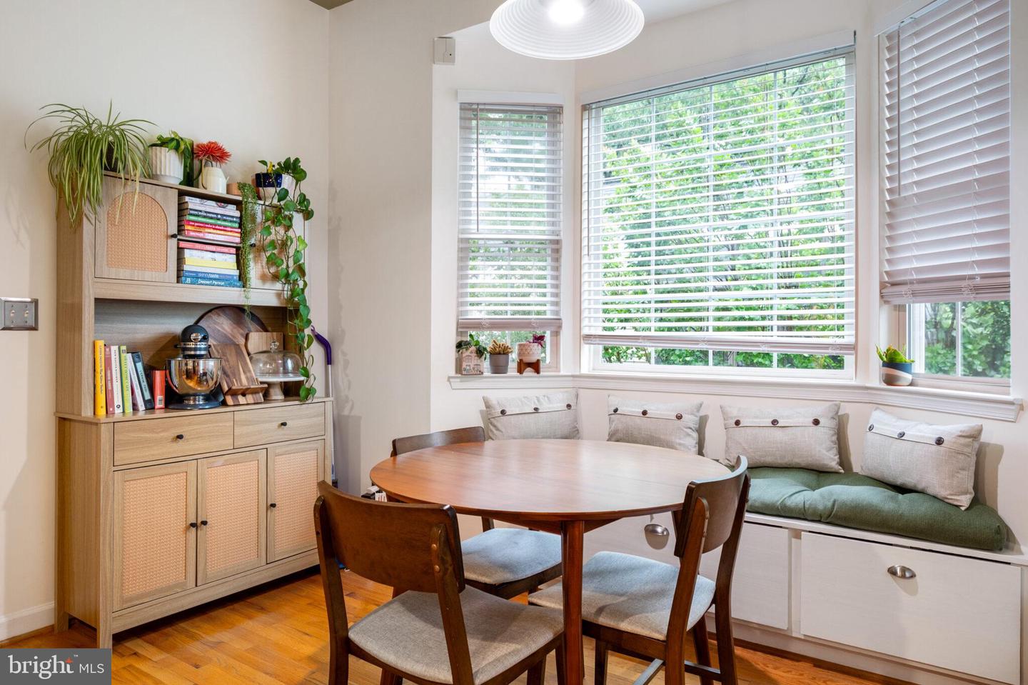 414 S WAYNE ST, ARLINGTON, Virginia 22204, 4 Bedrooms Bedrooms, ,3 BathroomsBathrooms,Residential,For sale,414 S WAYNE ST,VAAR2057570 MLS # VAAR2057570