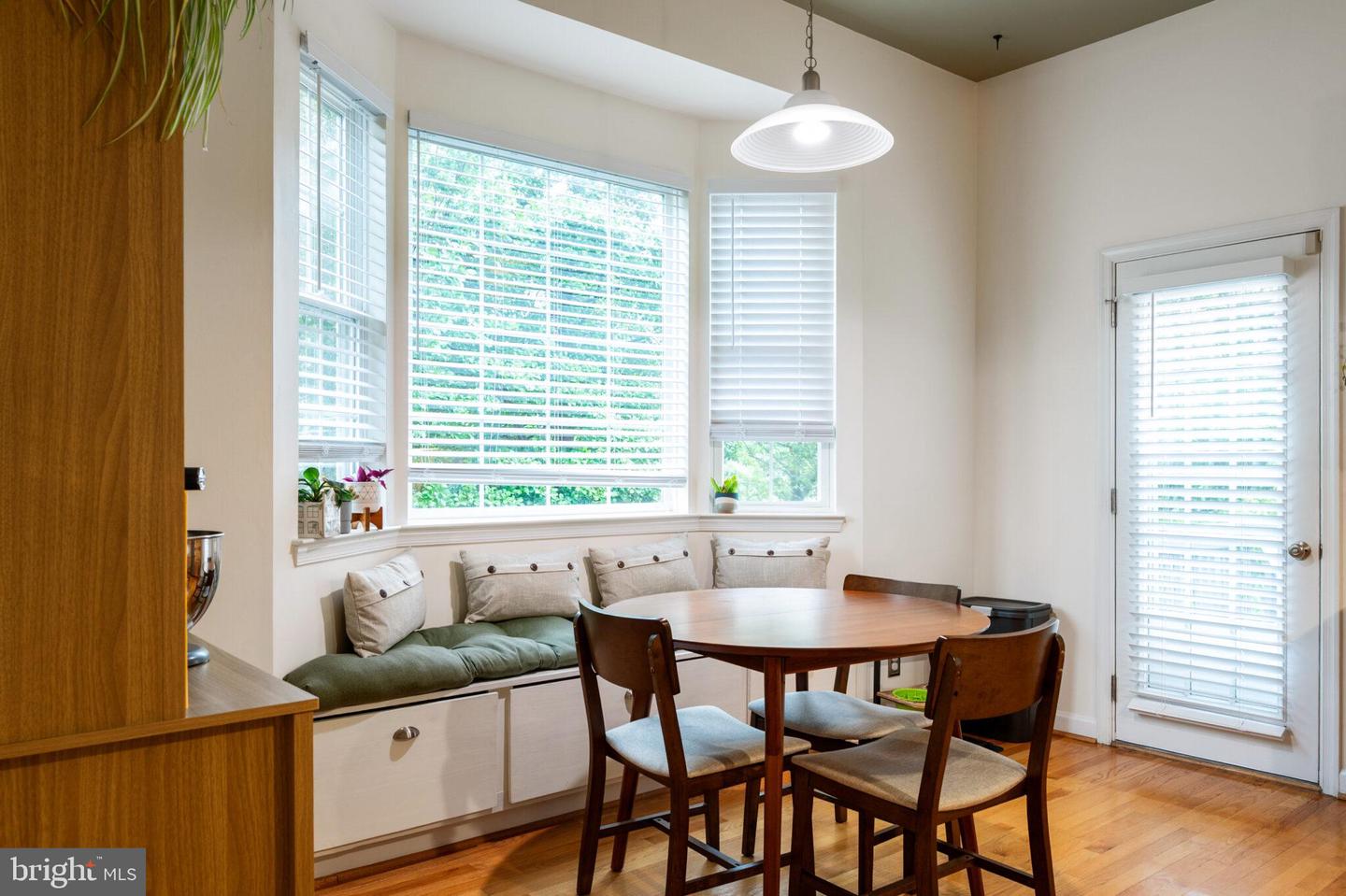 414 S WAYNE ST, ARLINGTON, Virginia 22204, 4 Bedrooms Bedrooms, ,3 BathroomsBathrooms,Residential,For sale,414 S WAYNE ST,VAAR2057570 MLS # VAAR2057570