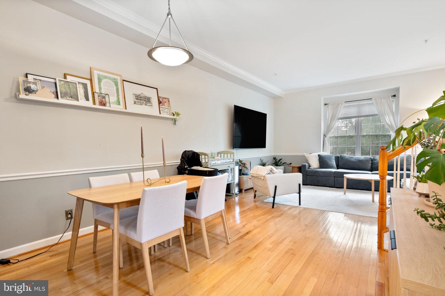 414 S WAYNE ST, ARLINGTON, Virginia 22204, 4 Bedrooms Bedrooms, ,3 BathroomsBathrooms,Residential,For sale,414 S WAYNE ST,VAAR2057570 MLS # VAAR2057570