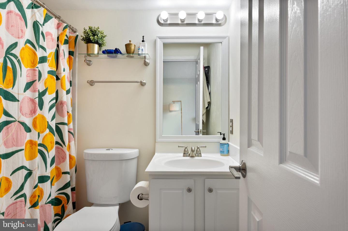 414 S WAYNE ST, ARLINGTON, Virginia 22204, 4 Bedrooms Bedrooms, ,3 BathroomsBathrooms,Residential,For sale,414 S WAYNE ST,VAAR2057570 MLS # VAAR2057570