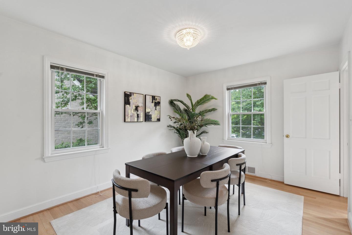 1725 OAKCREST DR, ALEXANDRIA, Virginia 22302, 3 Bedrooms Bedrooms, ,2 BathroomsBathrooms,Residential,For sale,1725 OAKCREST DR,VAAX2045412 MLS # VAAX2045412