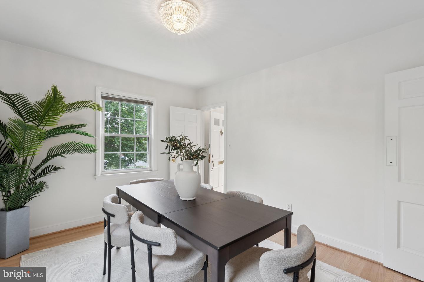 1725 OAKCREST DR, ALEXANDRIA, Virginia 22302, 3 Bedrooms Bedrooms, ,2 BathroomsBathrooms,Residential,For sale,1725 OAKCREST DR,VAAX2045412 MLS # VAAX2045412